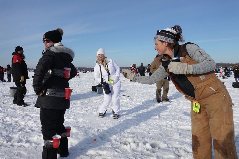 Ice fishing live, ice fishing game